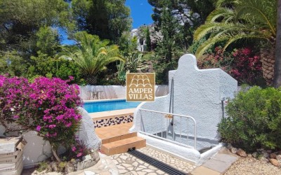 Soleado apartamento en la Sierra de Altea, con bonitas vistas.